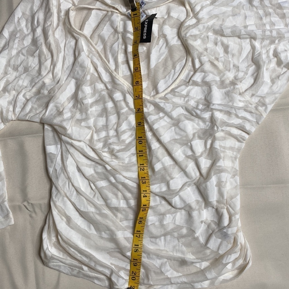 Express T shirt Crรจme Size Small - Picture 5 of 8
